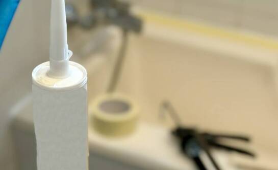 Porównanie różnych typów środków do uszczelniania rur co – co warto wiedzieć?