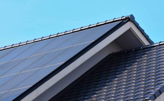 Kredyty na instalacje fotowoltaiczne – co warto wiedzieć przed złożeniem wniosku?