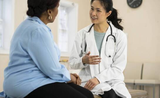 Jakie korzyści niesie wielojęzyczna obsługa pacjentów w chirurgii naczyniowej?