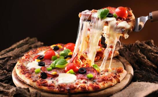 Pizzeria z dostawą: jakie opcje rozmiarów pizzy oferujemy?