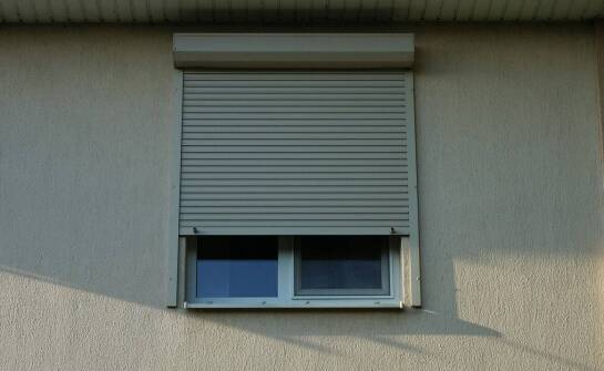 Rolety zewnętrzne jako ochrona przed warunkami atmosferycznymi