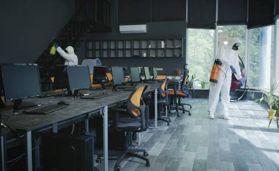 Zróżnicowana oferta sprzątania biur i hal produkcyjnych – co proponujemy?