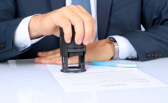 Poświadczenie zgodności dokumentów: Jak kancelaria notarialna może pomóc?