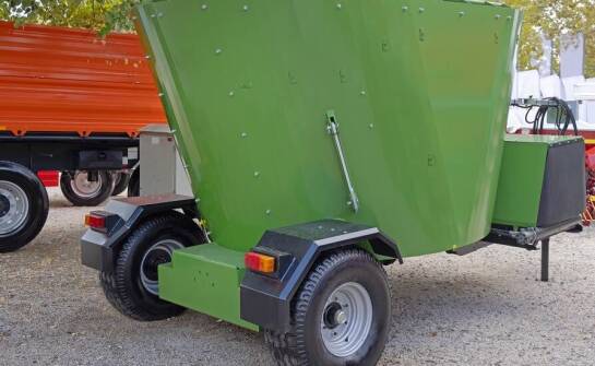 Nowoczesne wozy paszowe: jak wpływają na efektywność żywienia zwierząt?