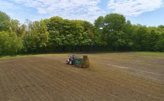 Jakie są najważniejsze cechy nowoczesnych rozrzutników dla rolnictwa ekologicznego?