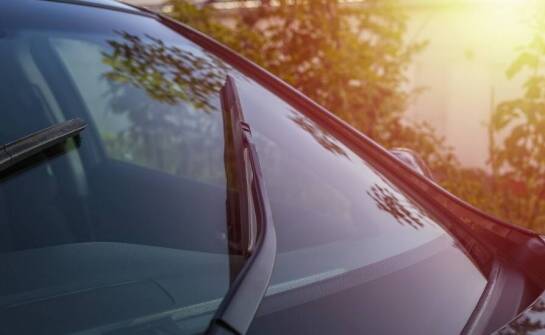Różnorodność szyb samochodowych – jakie opcje są dostępne dla Twojego auta?