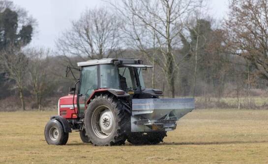 Siewniki do wapna: jak wybrać najlepszy model dla swojego gospodarstwa?