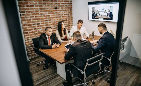 Jak automatyzacja procesów wpływa na efektywność działa