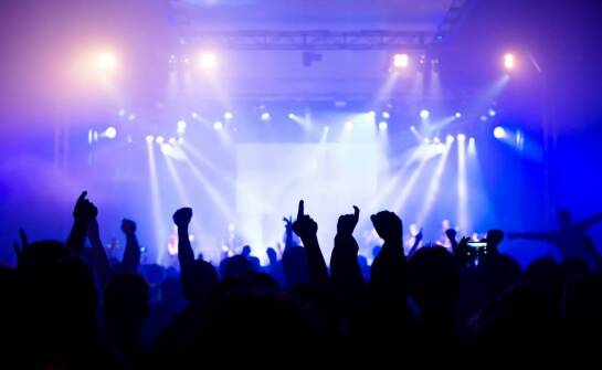 Jakie wymiary ekranu są najbardziej efektywne dla wydarzeń masowych?