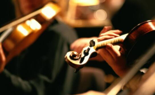 Kształt sferyczny – jak wpływa na akustykę wydarzenia?