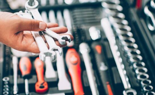 Innowacyjne rozwiązania w projektowaniu kluczy płasko oczkowych krótkich