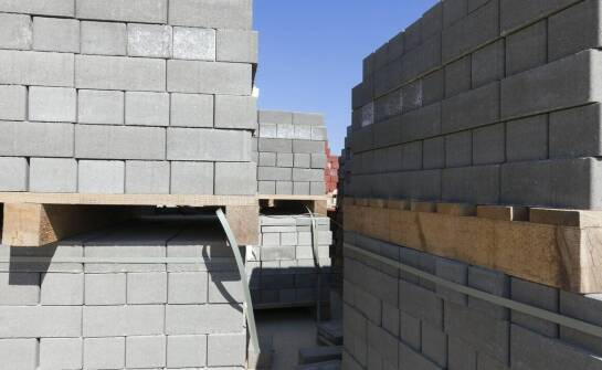 Korzyści z korzystania z pojemników betonowych o różnorodnych rozmiarach na placu budowy