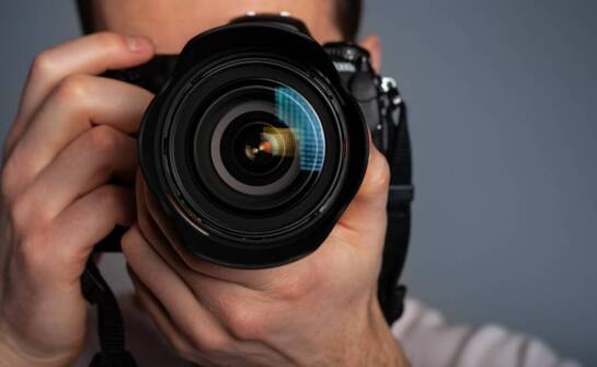 Jak uniknąć najczęstszych błędów podczas sesji zdjęciowej do dowodu?