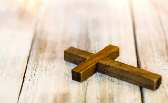 Symbolika różańca na rękę męskiego w nowoczesnym jubilerstwie