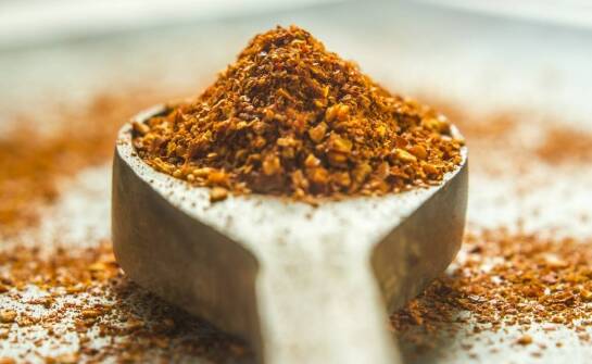 Cukier cynamonowy - jak wzbogaca smak i aromat potraw?