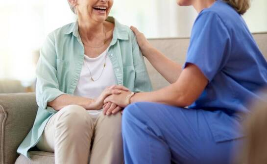 W jaki sposób pomoc domowa dla seniora może poprawić ich bezpieczeństwo?