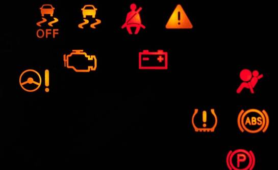 Jakie objawy mogą wskazywać na potrzebę wizyty w warsztacie samochodowym?