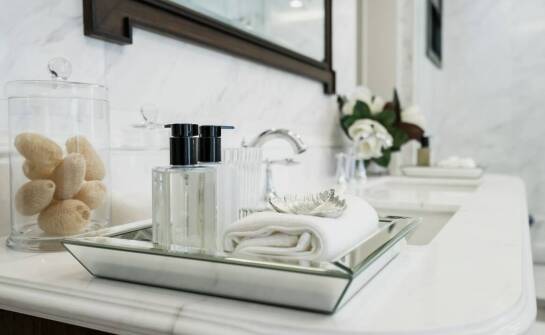 Jak producent perfum ustala ceny swoich produktów?