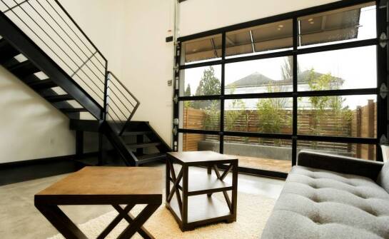 Szklane garaże jednostanowiskowe: nowoczesność i elegancja w jednym projekcie