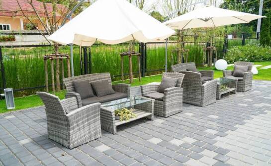 Poradnik zakupu: na co zwrócić uwagę wybierając meble ogrodowe?