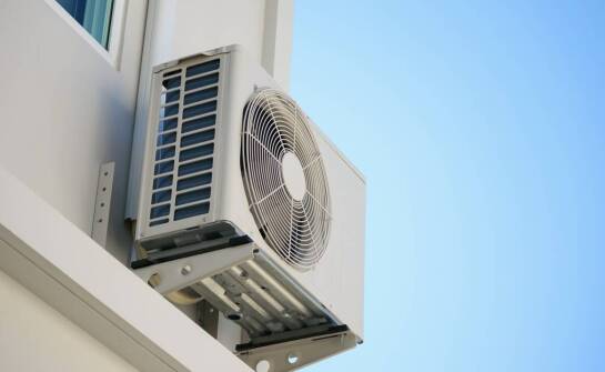 Zalety stosowania centralnej klimatyzacji z kanałową chłodnicą