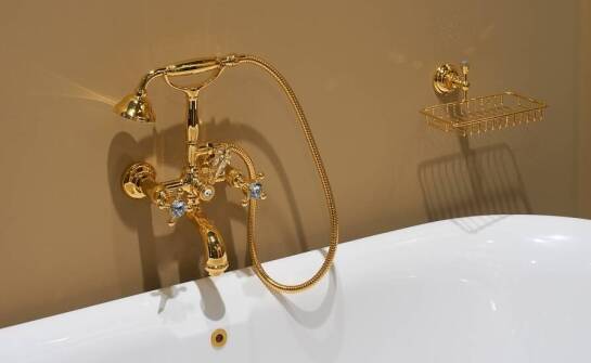 Historia designu baterii wannowych retro w aranżacjach wnętrz