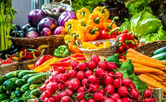 Znaczenie lokalnych produktów w diecie – odkryj zalety zakupów w warzywniaku