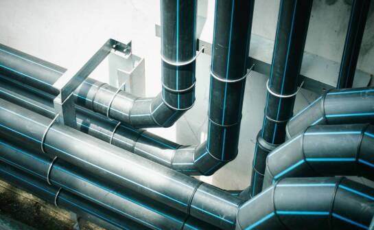 Powlekane stopnie złazowe – jak zwiększają trwałość konstrukcji kanalizacyjnych?