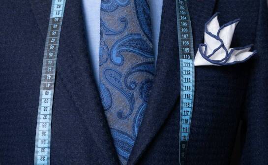 Wybór idealnego garnituru na wesele: na co zwrócić uwagę?