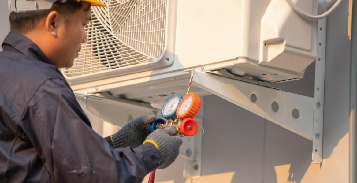 Jakie są kluczowe etapy montażu systemu klimatyzacyjnego?