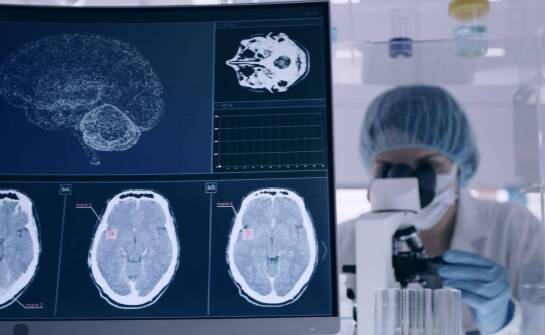 Jakie badania wykonuje neurolog podczas pierwszej wizyty?