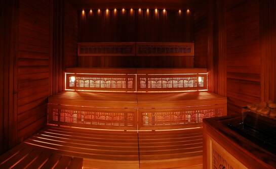 Jak korzystanie z sauny wpływa na redukcję stresu u sportowców?