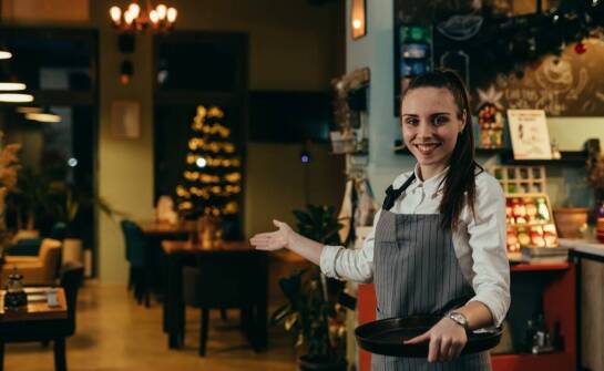 Jakie specjały i menu serwuje restauracja w Mszczonowie oraz czy są opcje dla dzieci?