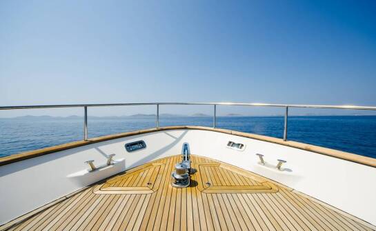 Jakie czynniki wpływają na wybór relingów do różnych typów jachtów?