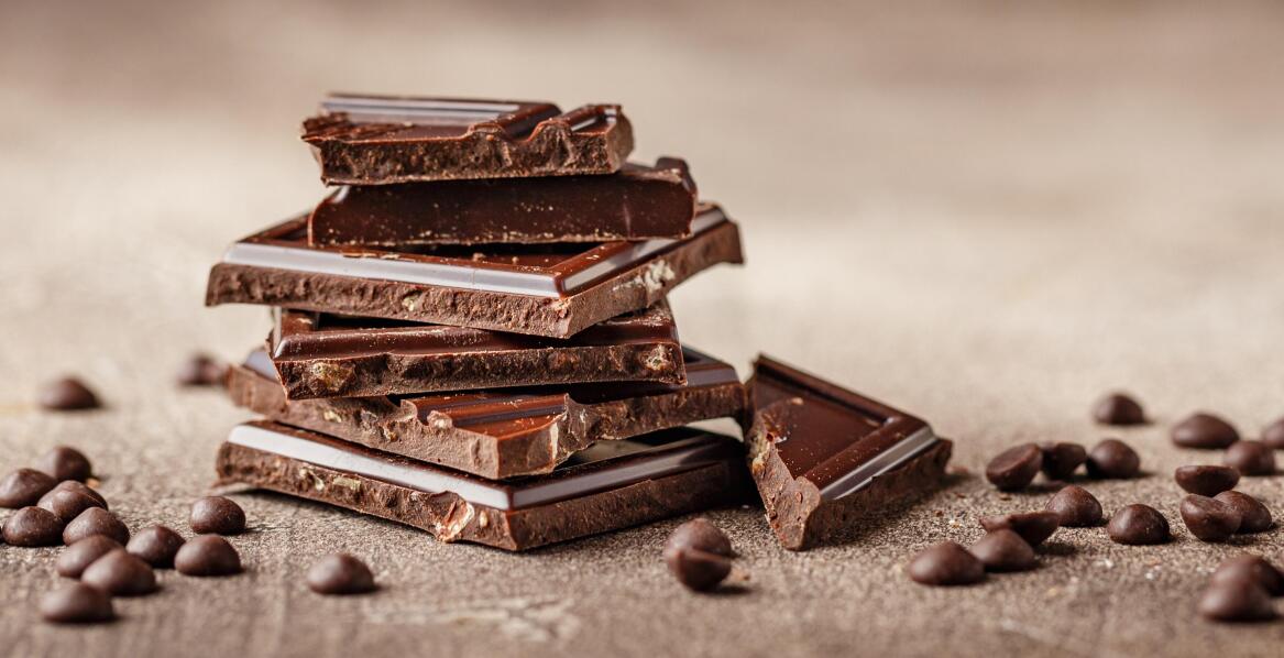 Do czego użyć kuwertury, dropsów i mas czekoladowych w produkcji?