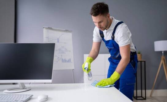 Ekologiczne podejście do sprzątania biur - jakie są jego największe zalety?