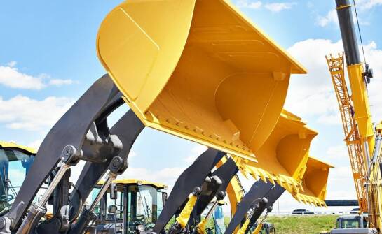 Co wyróżnia profesjonalny transport maszyn budowlanych na rynku?