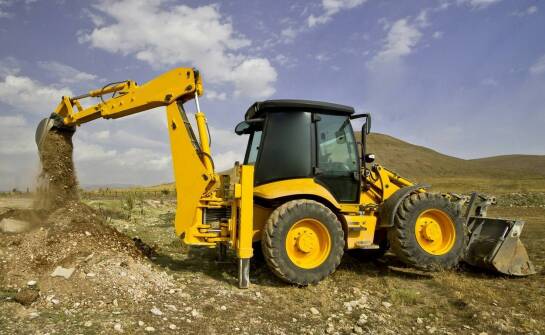 Jak koparko-ładowarka przyspiesza proces wykopów fundamentowych