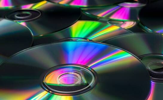 Wpływ kopiowania płyt na dostępność i rozpowszechnianie materiałów edukacyjnych