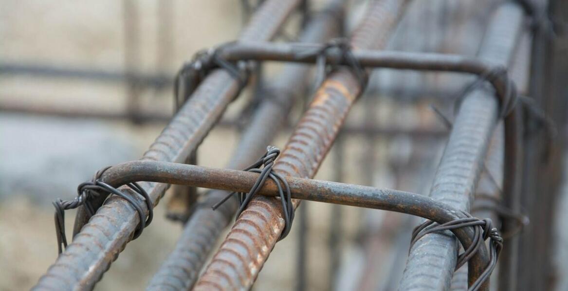 Siatki zbrojeniowe a minimalizacja pęknięć w konstrukcjach betonowych