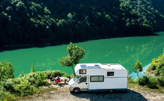 Przewodnik po wynajmie przyczep w Toruniu – co warto wiedzieć przed rezerwacją?