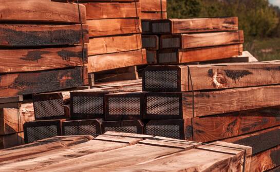 Jakie są najczęstsze zastosowania panewek drewnianych w rolnictwie?