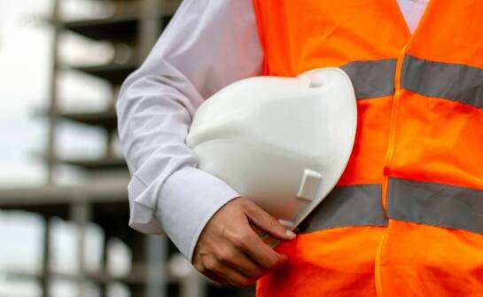 Jakie cechy powinna mieć idealna odzież robocza?