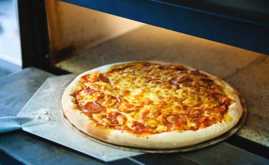 Jakie innowacje wprowadza się w gazowych piecach do pizzy?