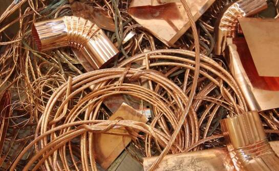 Jakie korzyści płyną z recyklingu miedzi w skupie złomu?