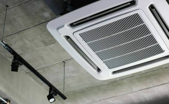 Klimatyzatory kanałowe: kiedy warto je wybrać do swojego wnętrza?