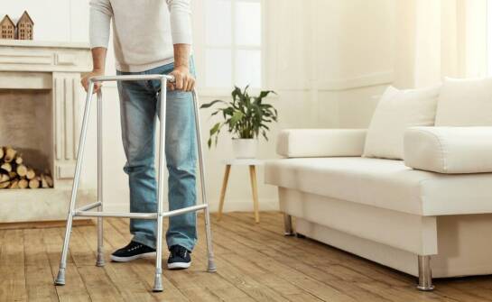 Znaczenie rehabilitacji pooperacyjnej w domu pogodnej starości dla powrotu do sprawności