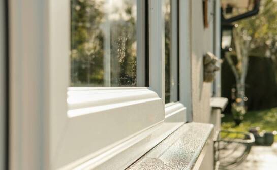 Zalety stosowania szyb zespolonych w oknach PCV