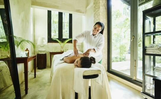 Masaż balijski a aromaterapia: synergiczne podejście do relaksu