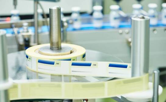 Zastosowanie druku etykiet w branży farmaceutycznej – precyzja i bezpieczeństwo